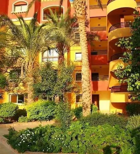 Esplanada Flat With Free Beach, No Single Men Апартаменты Хургада