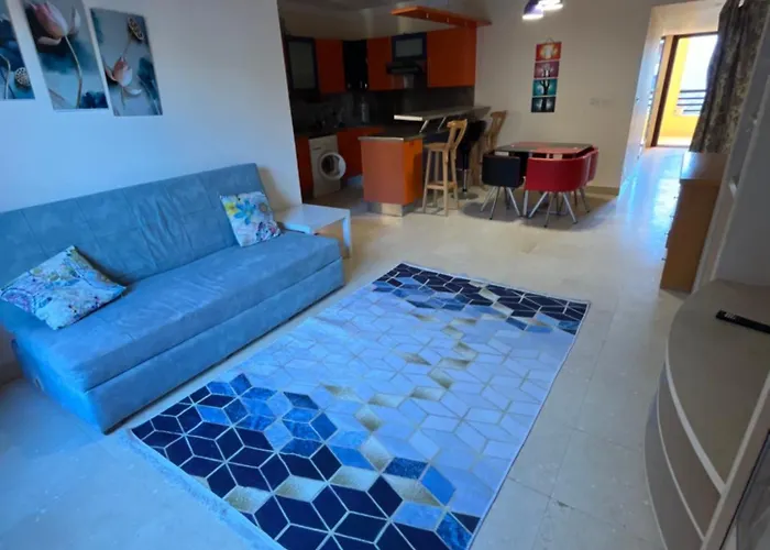 Esplanada Flat With Free Beach, No Single Men * Хургада